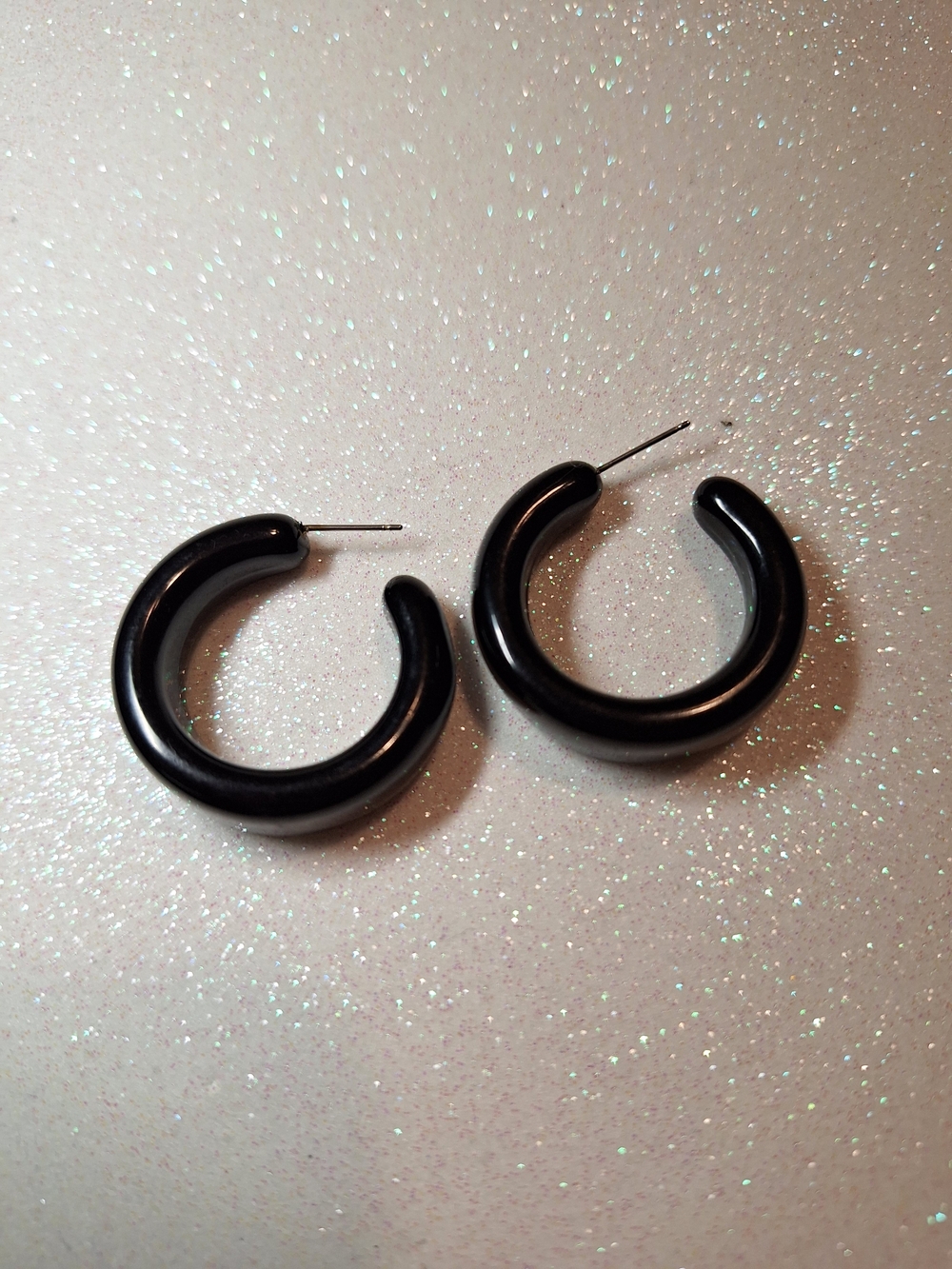 Hot Topic Black Chunky Hoop Earrings - Sleek Women’s Fashion Hoops